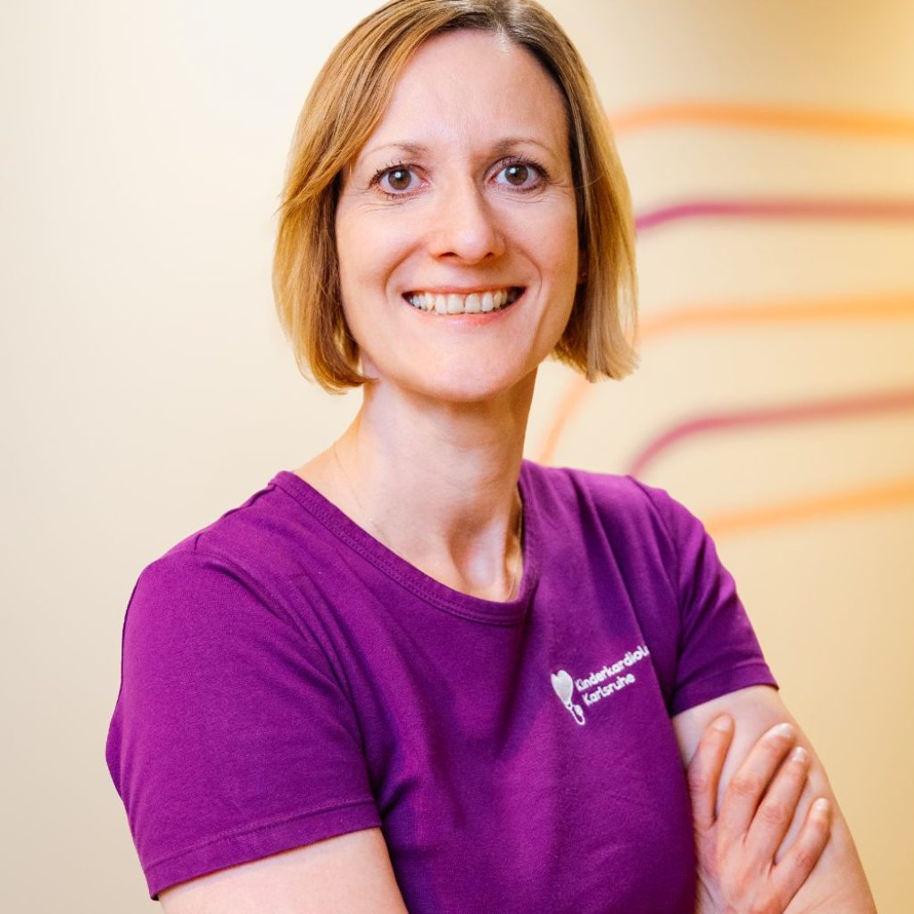 Kinderkardiologie_Karlsruhe-Team_Frau_Dr_Hoeptner_Fachärztin_fuer_Kinder_und_Jugendmedizin_Kinderkardiologin-1000x1500
