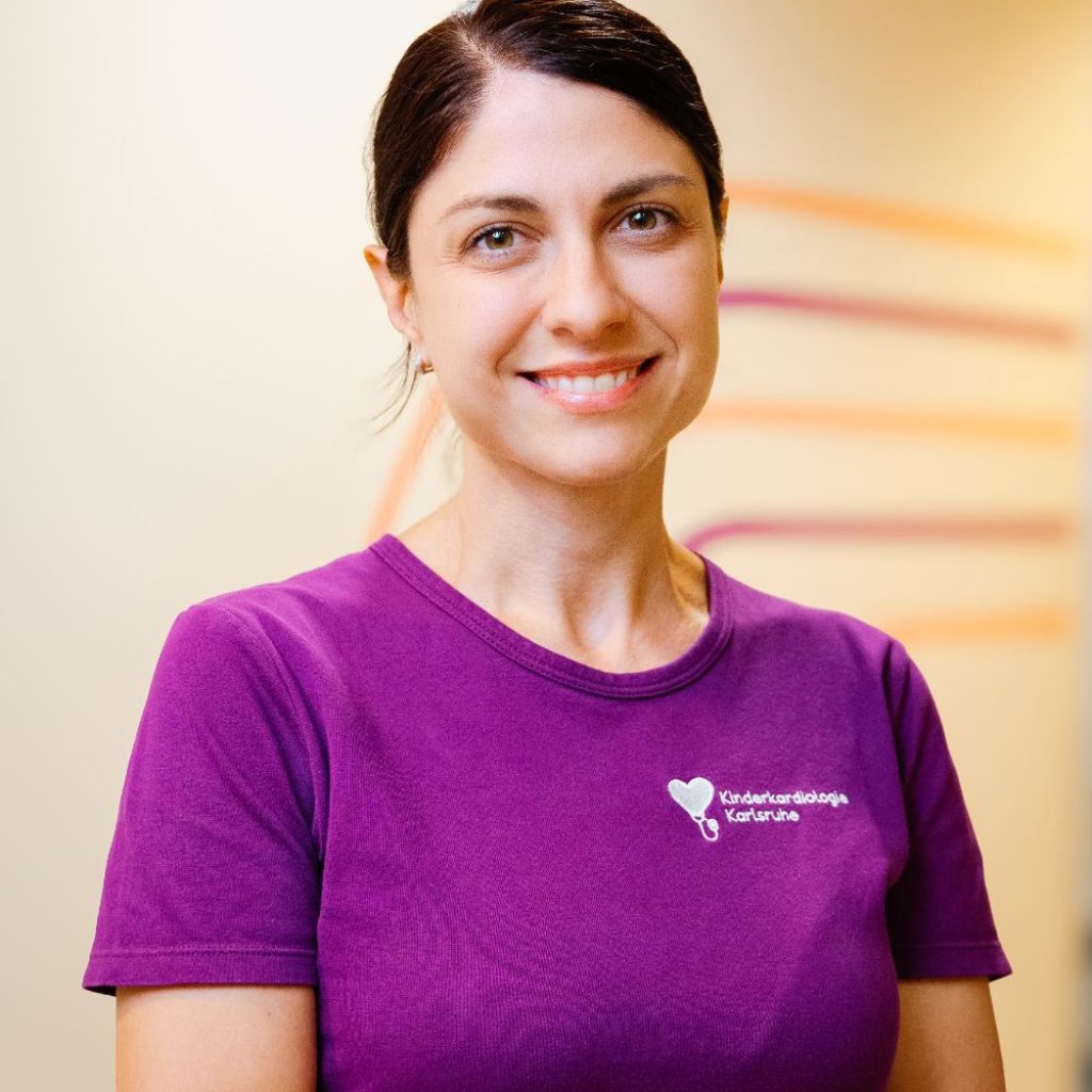 Kinderkardiologie_Karlsruhe-Team_Frau_Mihaylova_Fachaerztin_fuer_Kinder-1000x1500